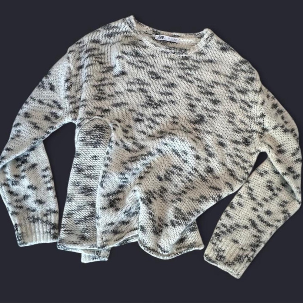 Zara White and Black Patterned Sweater